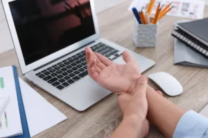 Sindrom Karpalnega Kanala Na Delovnem Mestu